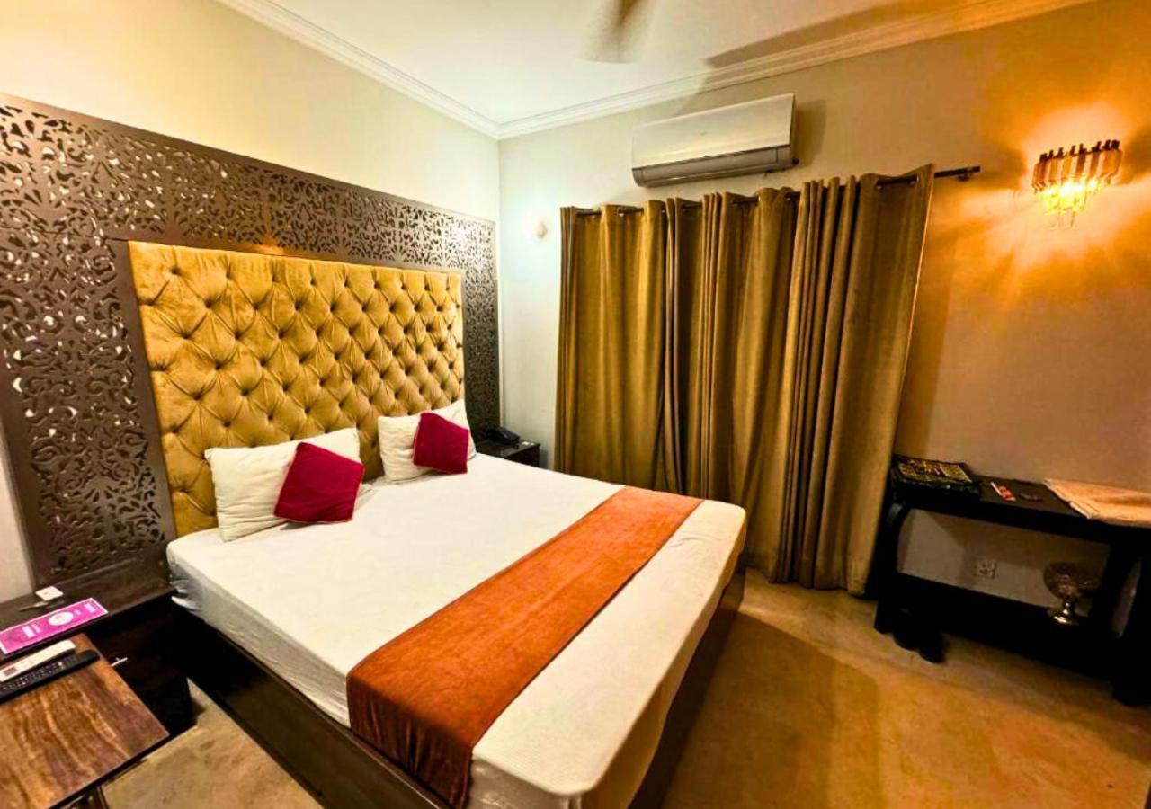 Doves Inn Hotel Kalma Chowk Lahore Exteriér fotografie