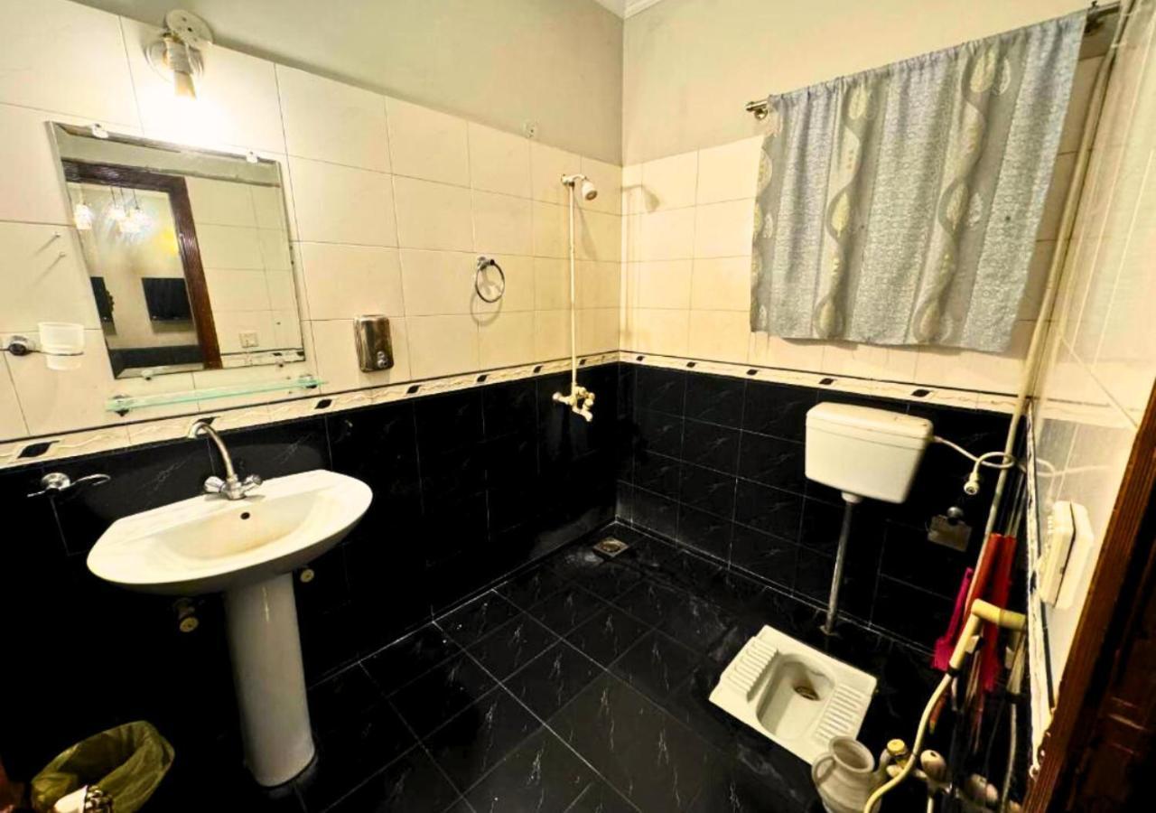 Doves Inn Hotel Kalma Chowk Lahore Exteriér fotografie